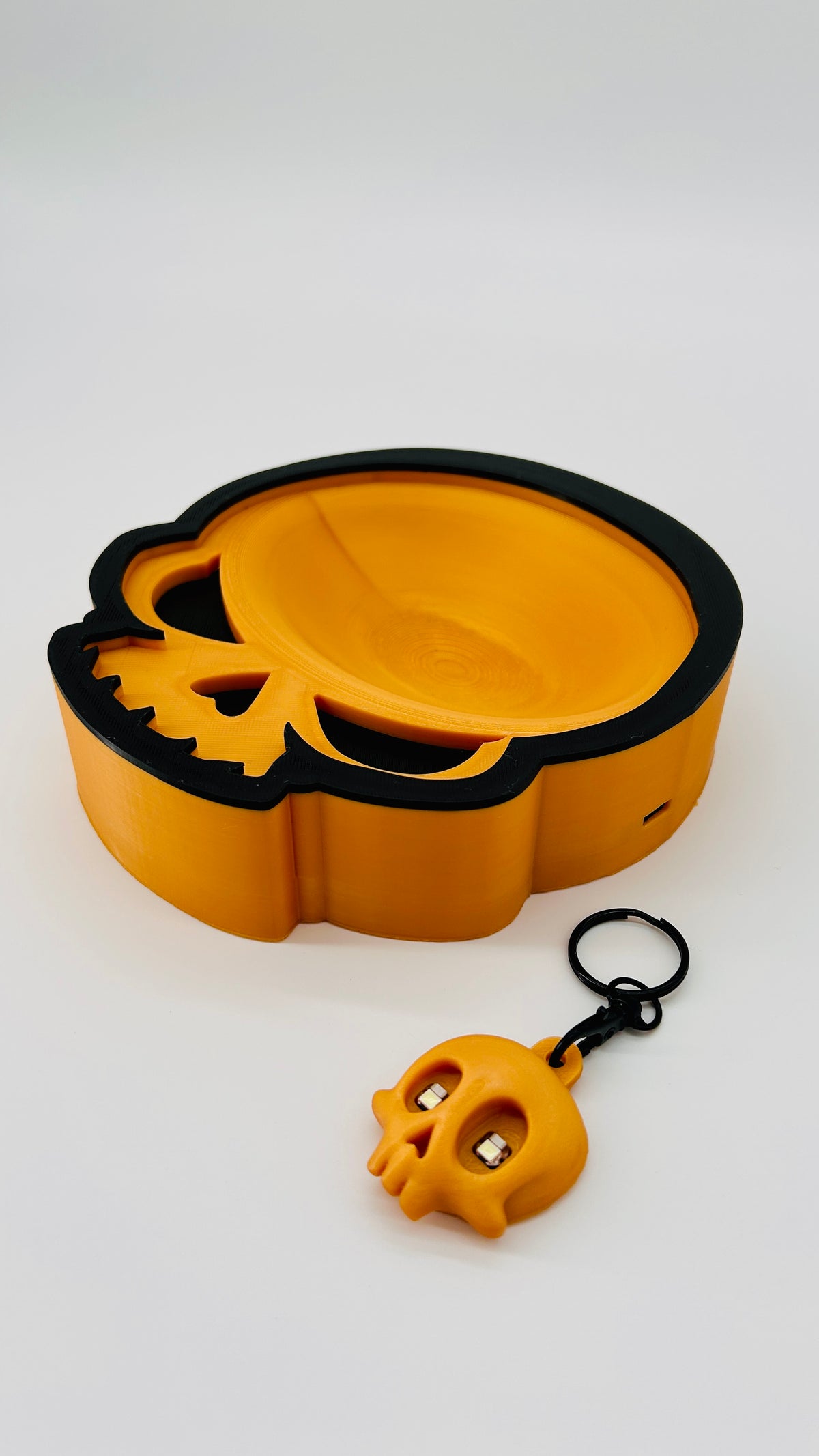 MAKA - skull shaped keys bowl and keychain
