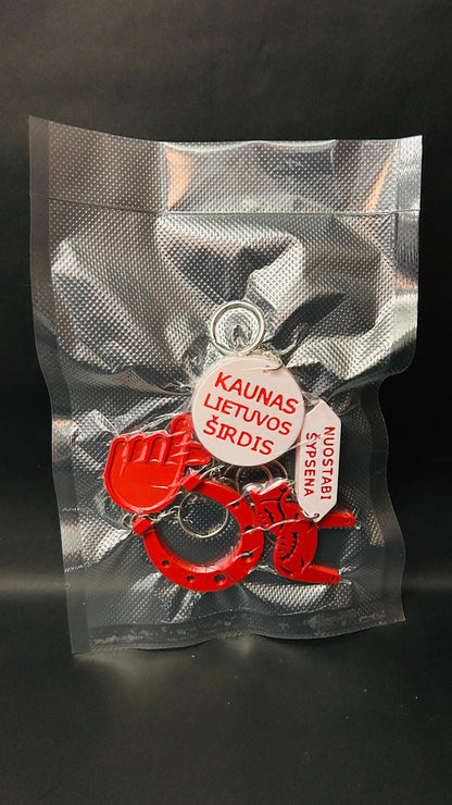 Naujųjų Metų pakabukų rinkinys – raudonas arklys ir pasaga yra stiprybės, sėkmės ir apsaugos simboliai